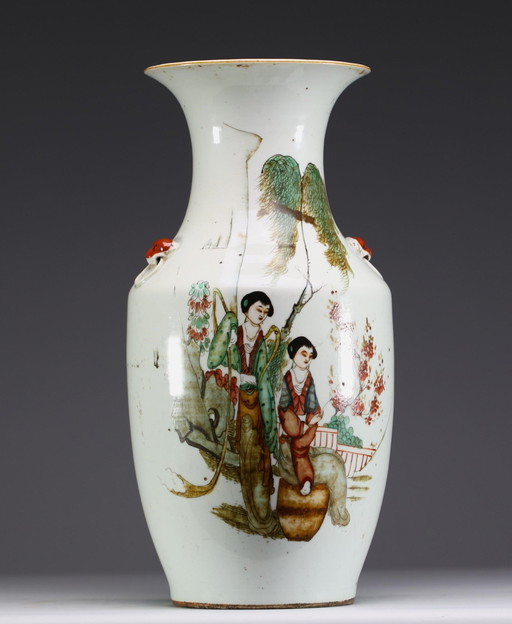 Antique 19th century Chinese porcelain vase