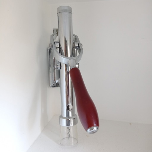 Wall-mounted corkscrew