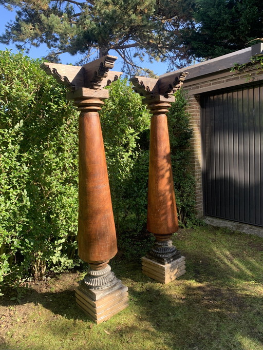 2x Indian Pillars