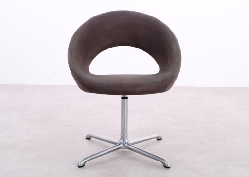 Artifort Nina armchair brown