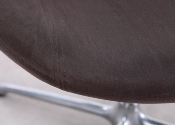 Image 1 of Artifort Fauteuil Nina marron