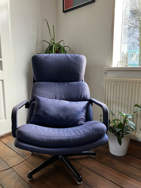 Image 1 of Artifort F154 armchair by Geoffrey Harcourt