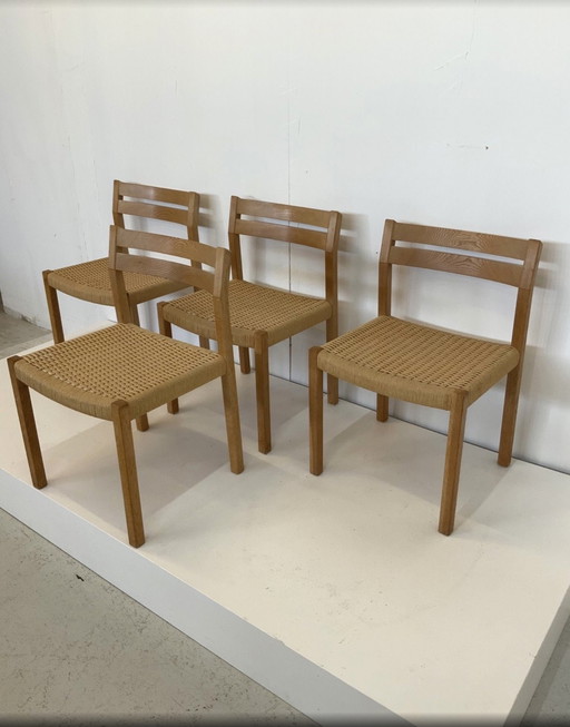 Niels Otto Möller model 404 chair