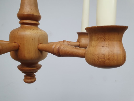 Image 1 of Candeliere in legno di pino. Lampadario vintage fatto a mano.