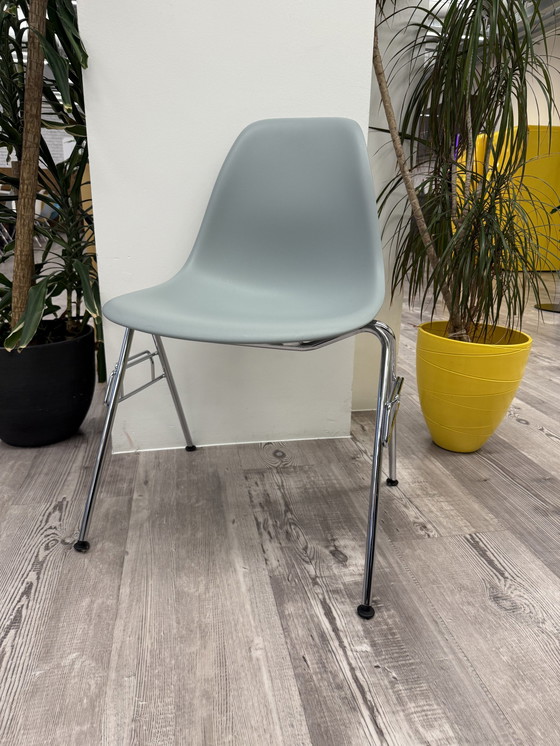 Image 1 of 4X Genuine Charles Eames 729 Dss Side Chair 2019