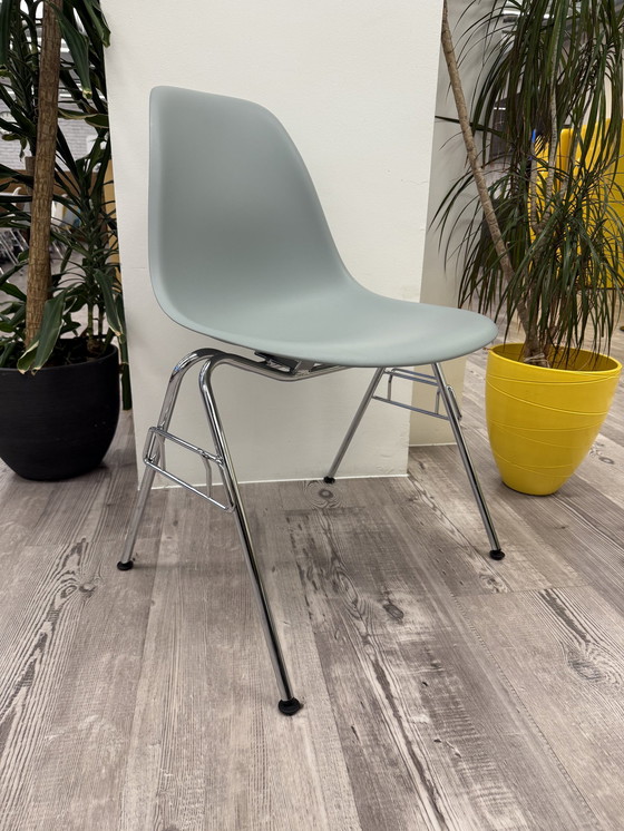 Image 1 of 4X Genuine Charles Eames 729 Dss Side Chair 2019