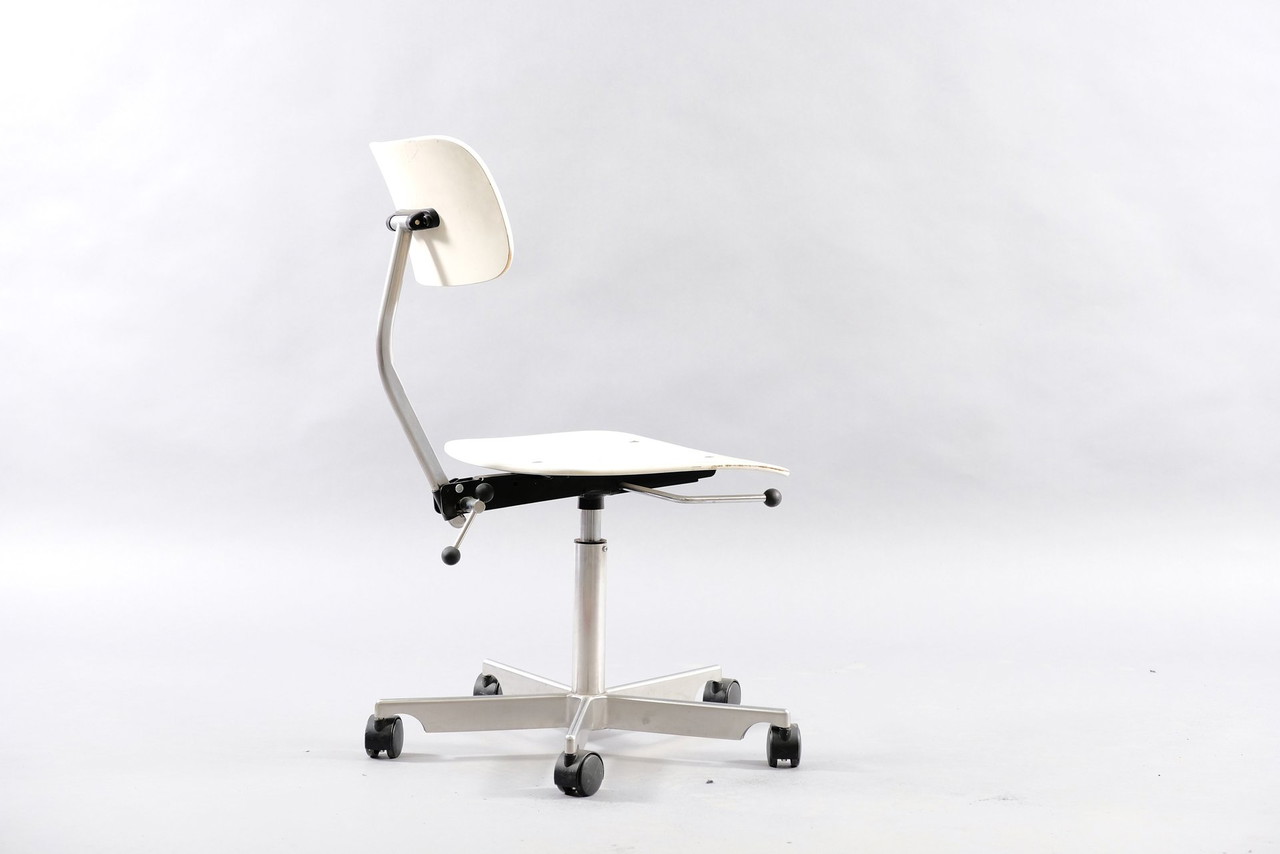 fritz-hansen-mid-century-kevi-