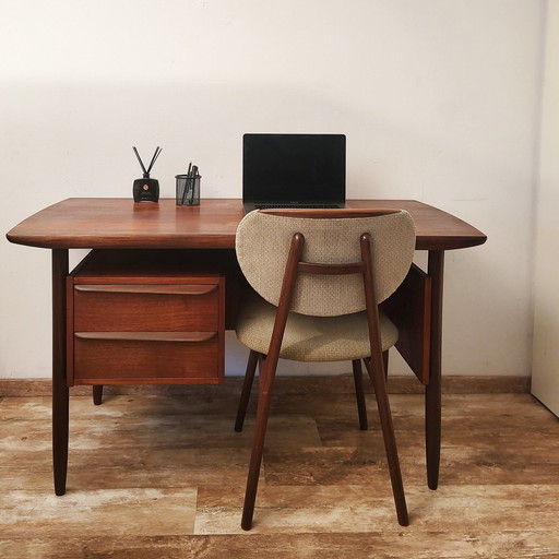 Hulmefa Desk By Tijsseling Design