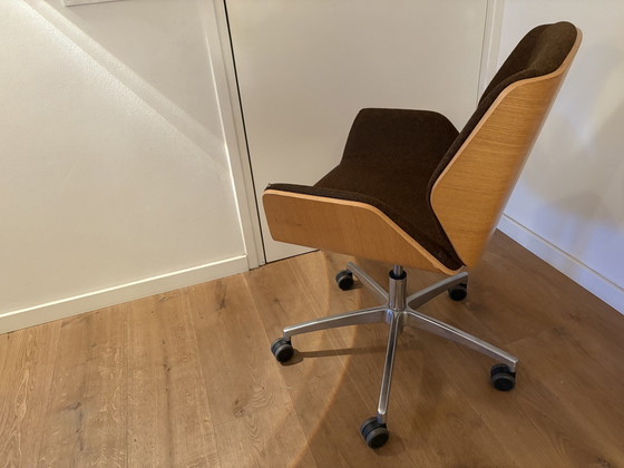 Image 1 of Boss Kruze Meeting Chair 2 Piece Swivel And Adjustable