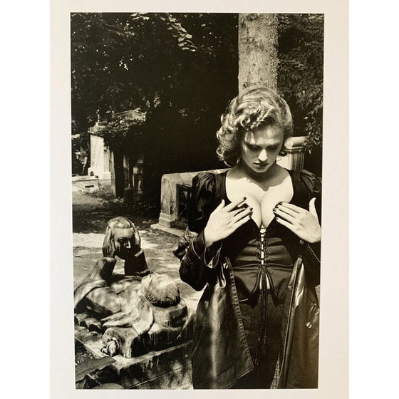 Image 1 of Fotoincisione vintage "Père Lachaise, Tomba di Talma, Parigi" di Helmut Newton