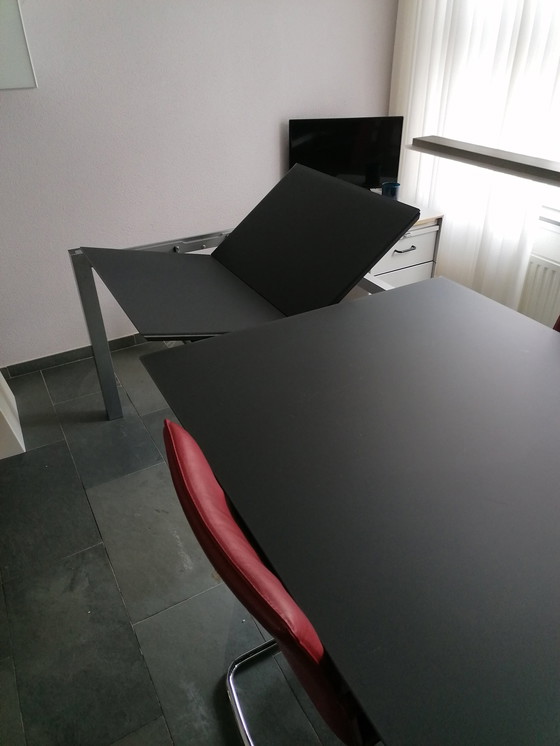 Image 1 of Table Leolux