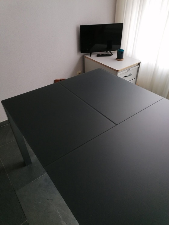 Image 1 of Table Leolux