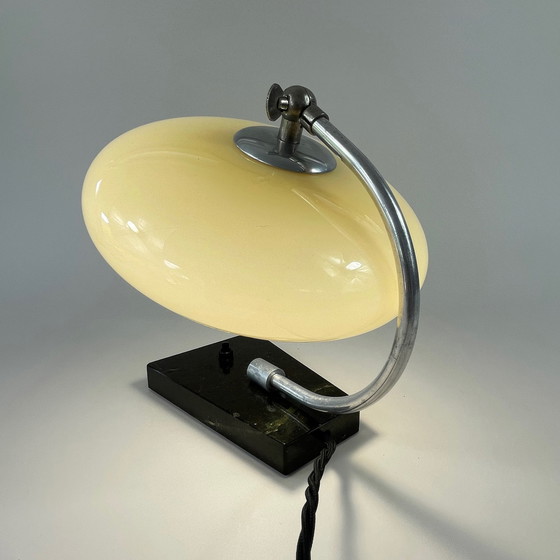 Image 1 of Lampe de table en marbre et opaline du Mid Century, Allemagne, années 1950