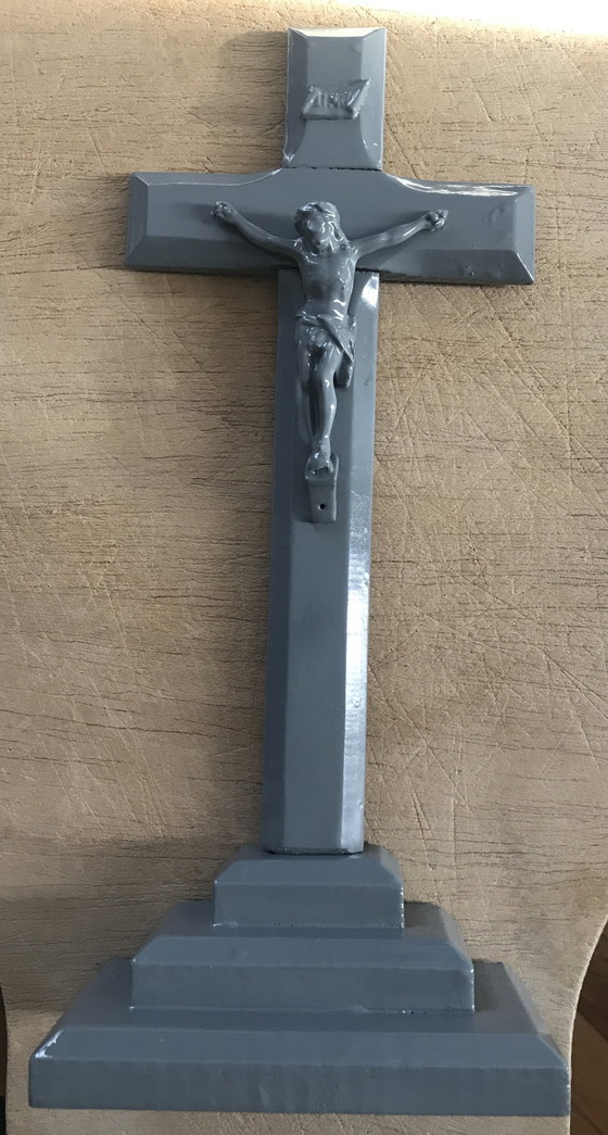 Image 1 of Crucifix Monochrome Sur Socle