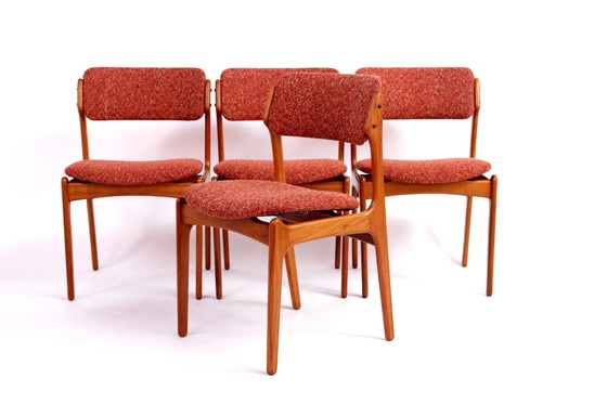 Image 1 of Dining table chairs Eric Buch