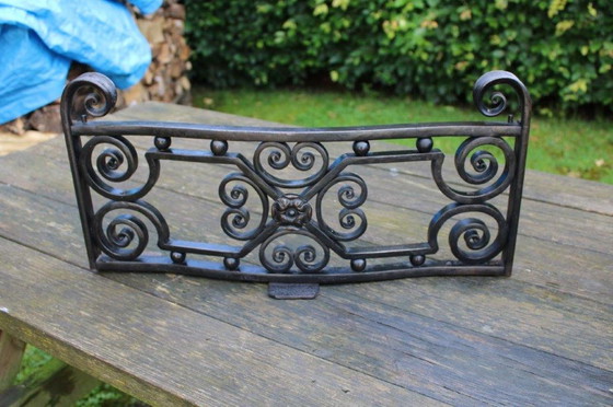 Image 1 of Leendert Ringlever fireplace grate, frog coal kit cast iron