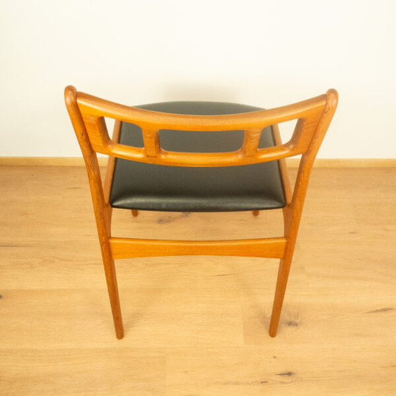 Image 1 of Chaise de table de salle à manger en teck des années 1960 : Design danois par Johannes Andersen pour Uldum 7171