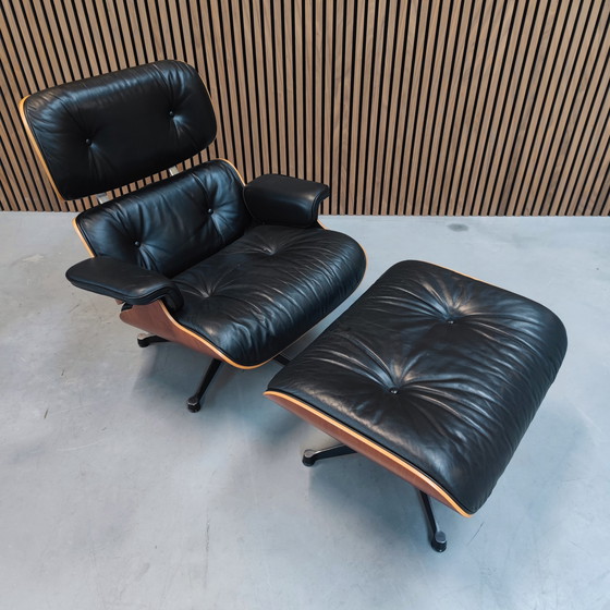 Image 1 of Vitra Eames Lounge chair + Ottoman