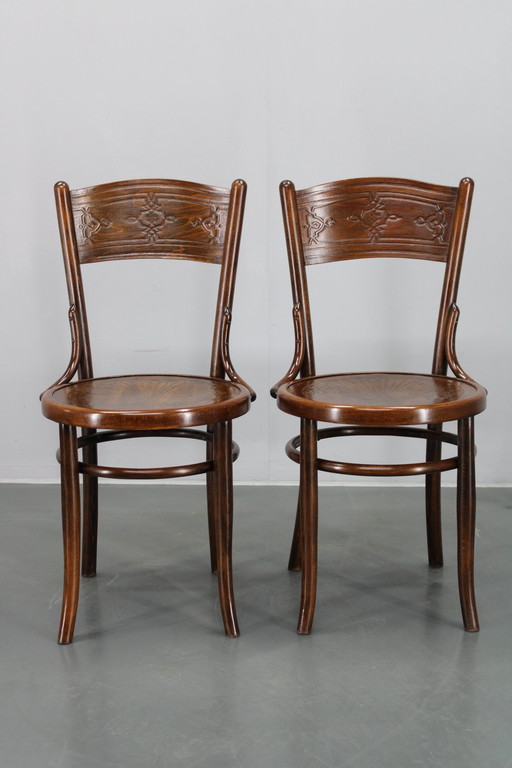 1930s Pair of Restored Beech Chairs by Thonet - Mundus, Czechoslovakia