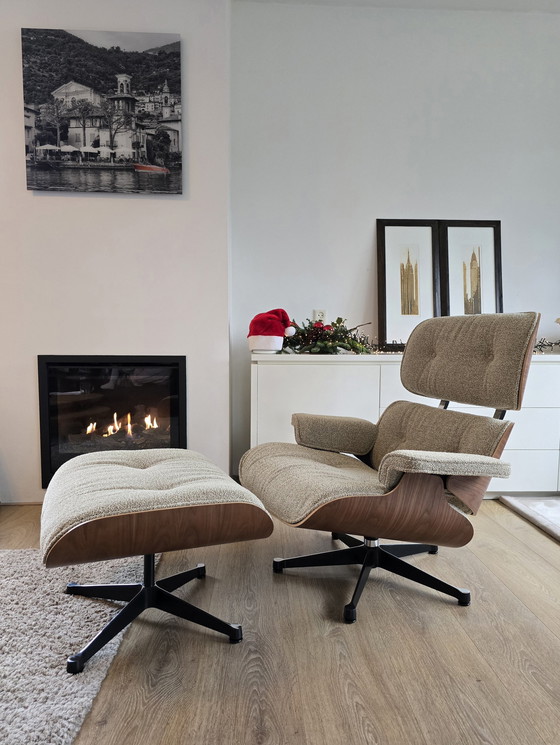 Image 1 of Vitra Eames Lounge Chair Nubia - Walnut