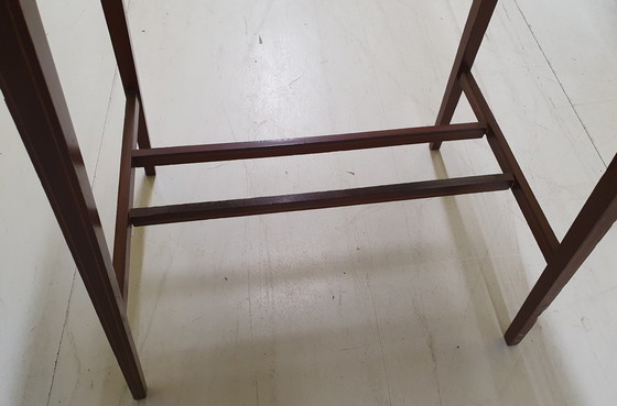 Image 1 of Vintage table de jeux en acajou travaillé