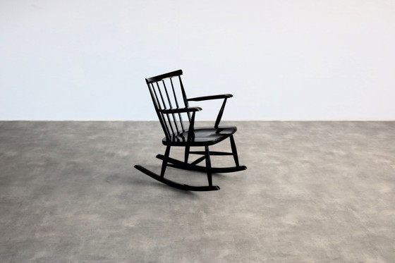 Image 1 of Vintage rocking chair