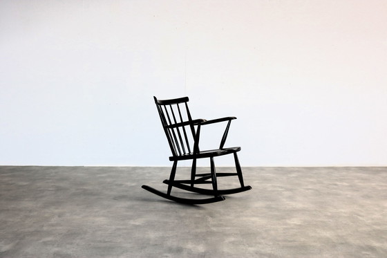 Image 1 of Vintage rocking chair