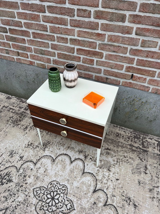 Image 1 of Cassettiera vintage in stile spaziale con gambe alte