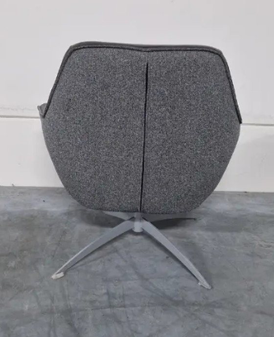 Image 1 of Fauteuil Montèl avec pied de transport endommagé