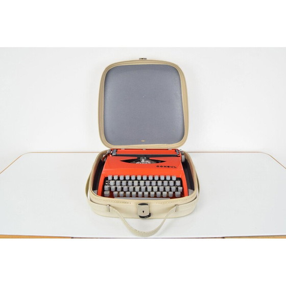 Image 1 of Macchina da scrivere d'epoca "Consul" in metallo e plastica, Cecoslovacchia 1960