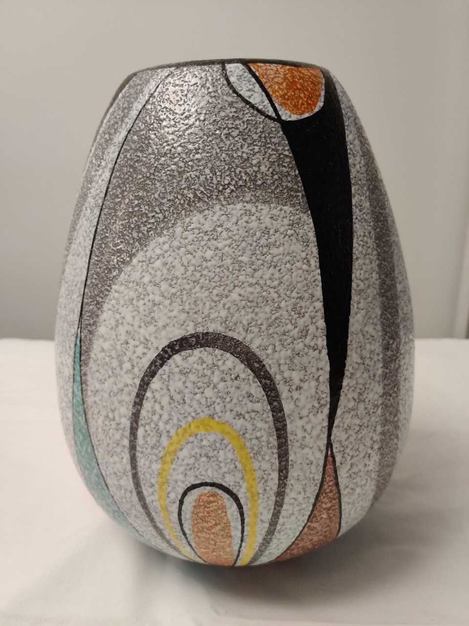 Flora Rumba Vase Gouda | €200 | Whoppah