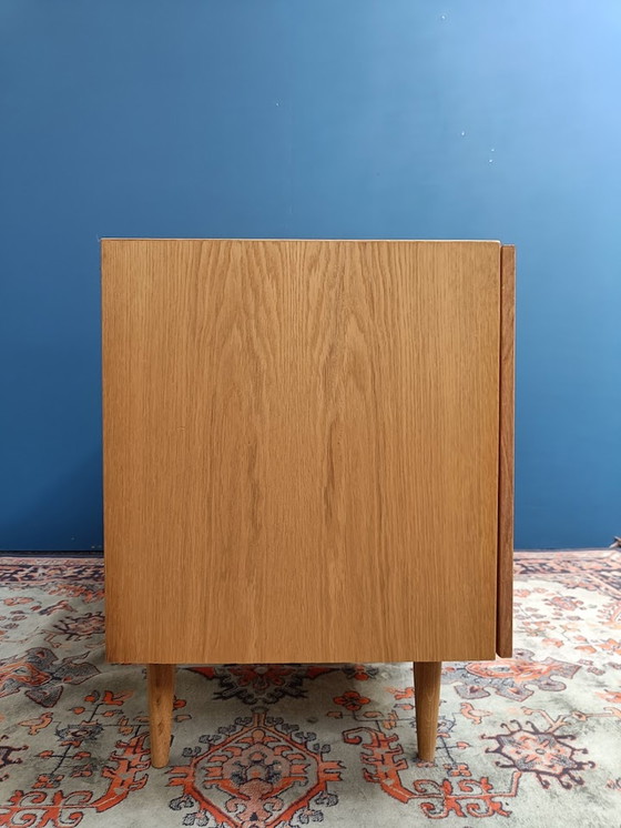 Image 1 of Armoire vintage en chêne