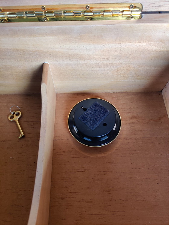 Image 1 of Humidor laccato