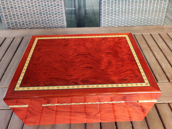 Image 1 of Humidor laccato