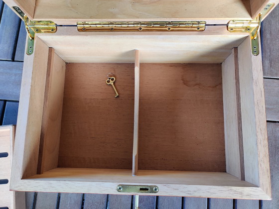 Image 1 of Humidor laccato