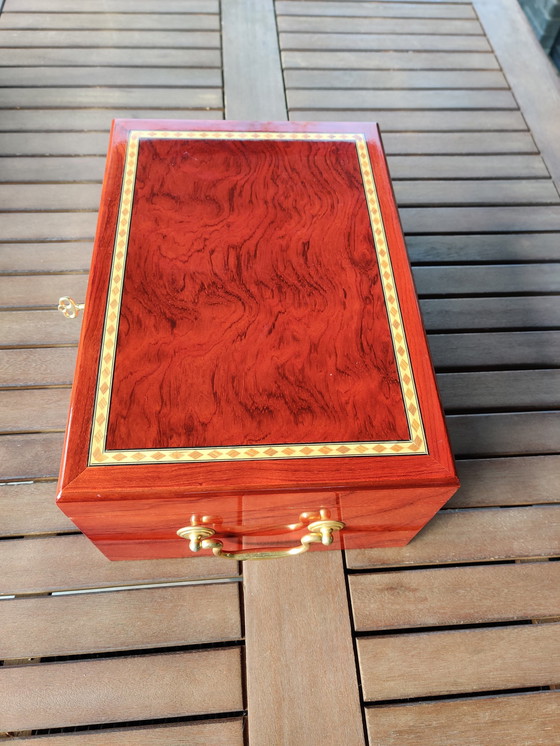 Image 1 of Humidor laccato