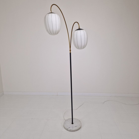 Image 1 of Lampada da terra con piede in marmo e vetro opalino, Italia anni '60