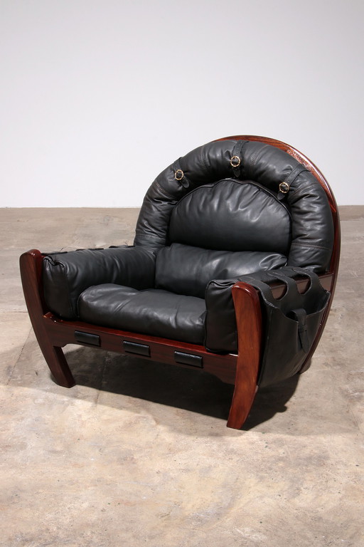 Chaise de salon en cuir "Rancero" de Luciano Frigerio - design italien des années 1970