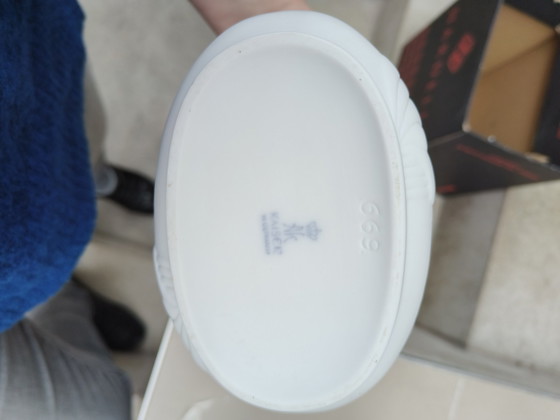 Image 1 of Dos jarrones de porcelana blanca Kaiser Manfred Frey