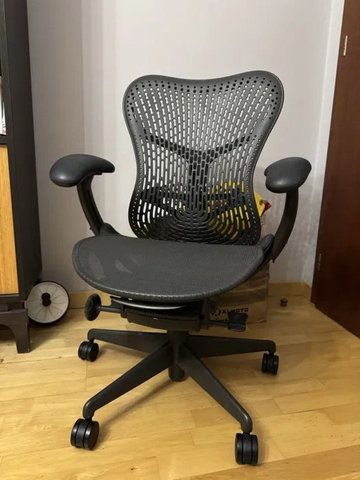 Herman Miller Mirra 2 