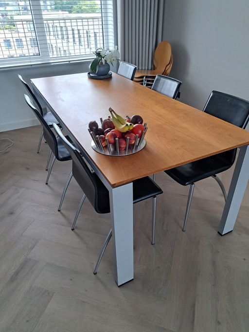 Arco dining table