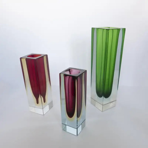 Image 1 of Vintage Small Geometric Vase in Green "Sommerso" Murano Glass, Flavio Poli Style