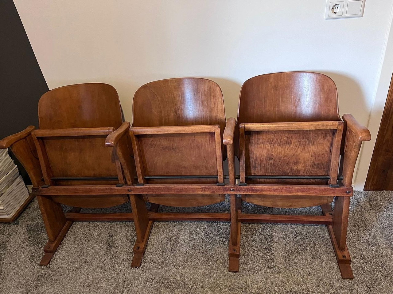 Asientos de cine de madera