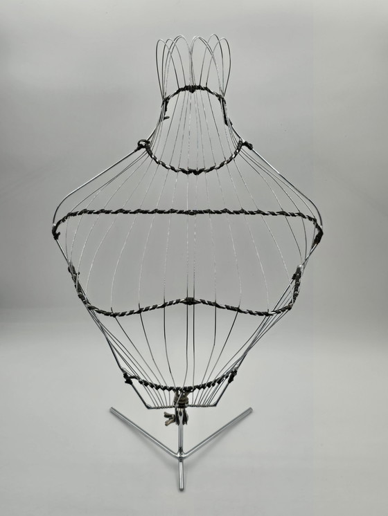 Image 1 of Window Wire Mannequin/Buste (Female) From The 50s On Tripod