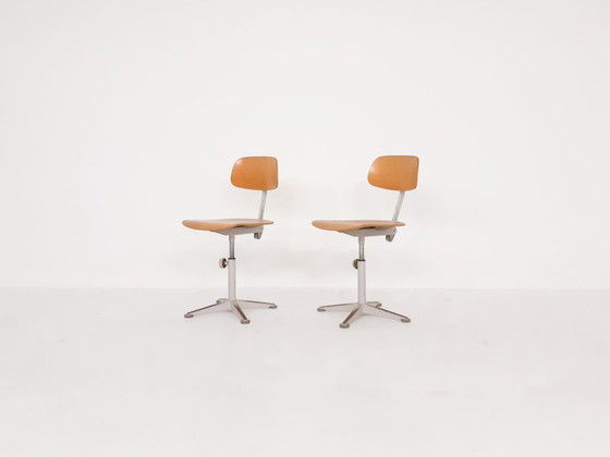 Image 1 of 2x Ahrend de Cirkel drafting stools