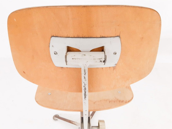 Image 1 of 2x Ahrend de Cirkel drafting stools