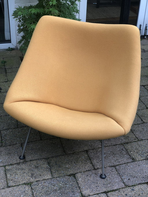 Artifort Model Oyster Armchair Design P Paulin