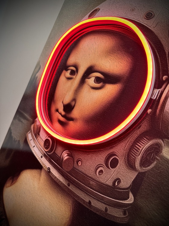 Image 1 of LedMansion Gioconda Astronaut Red PopArt Wall Art Led Lamp