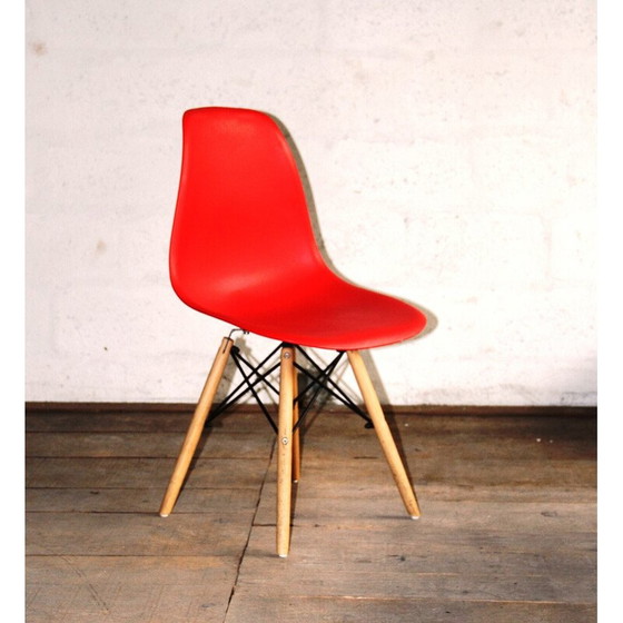 Image 1 of Set of 5 vintage shell and colored plastic chairs