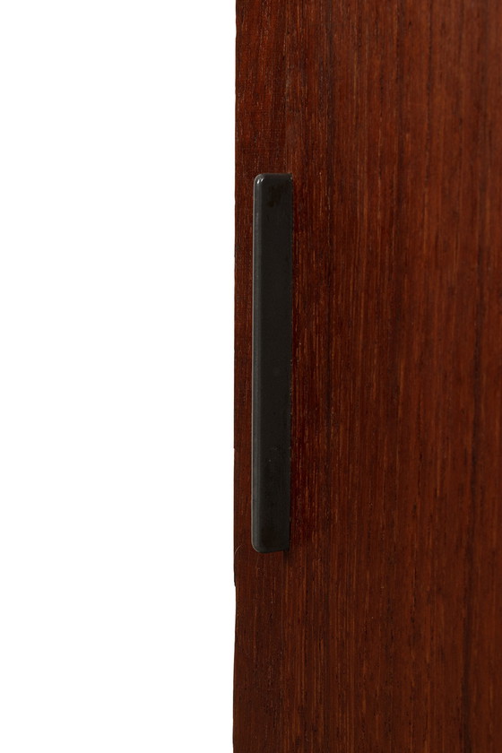 Image 1 of Elegante piccola credenza vintage 69521